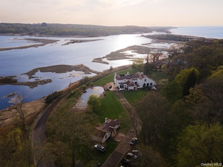 717 Short Beach Rd, Saint James, NY 11780