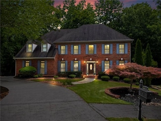 2910 Leeds Garden Ln, Alpharetta, GA 30022