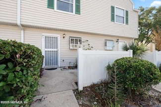 111 E 1st St Unit 43, Jacksonville, FL 32206