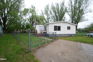 302 Buckingham Place, Bismarck, ND 58504