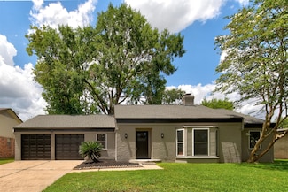 8822 Rowan Ln, Houston, TX 77036