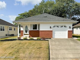 14 Mount Ararat Ln, Toms River, NJ 08753
