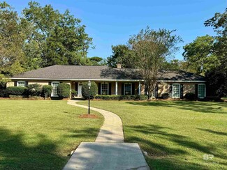 515 E 8th St, Bay Minette, AL 36507