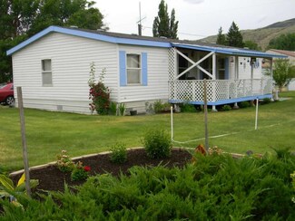 205 8th St, Bridgeport, WA 98813