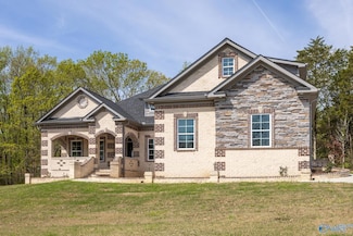 192 Forest Home Dr, Trinity, AL 35673