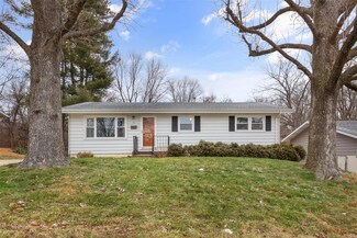 90 Forestwood Dr, Saint Louis, MO 63135