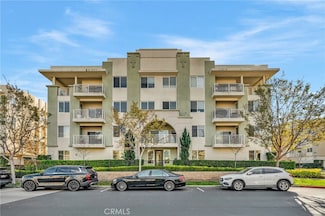 5450 Strand Unit 202, Hawthorne, CA 90250
