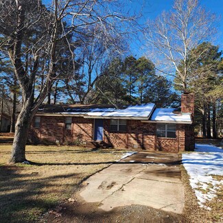 136 Stringham Rd, Higginson, AR 72068