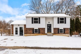 4516 Lunenburg Dr, Louisville, KY 40245