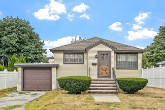 35 Ashford St, Methuen, MA 01844