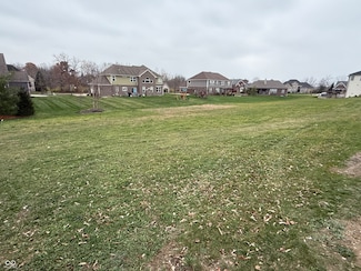 3747 W 121st St, Zionsville, IN 46077