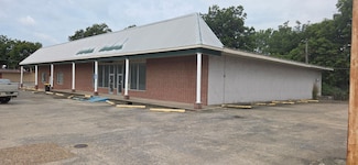 611 N Walnut St, Steele, MO 63877