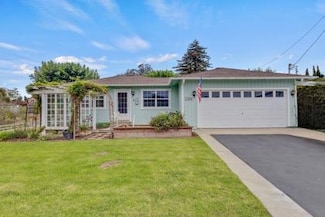 17959 Pesante Rd, Salinas, CA 93907
