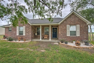 202 Voelkel Ave, Orange Grove, TX 78372