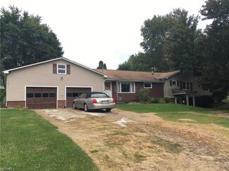 4154 Harbrook St SW, Navarre, OH 44662