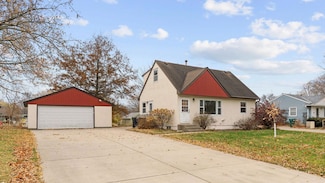 2008 Zircon Ln, Saint Paul, MN 55122