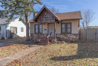 1425 S 14th St, Chickasha, OK 73018