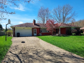 4135 Leavitt Dr NW, Warren, OH 44485