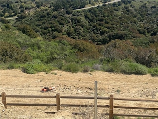 4 Coya Trail, Chatsworth, CA 91311