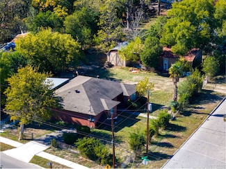 135 N Plum Ave, New Braunfels, TX 78130