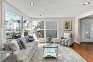 30 Halliday St, Roslindale, MA 02131