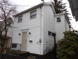 9 Collins Ave, Uniontown, PA 15401