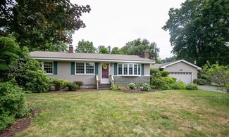 2 Mountain View, Huntington, MA 01050