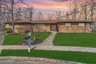 43 Woodmere Rd, North Brunswick, NJ 08902