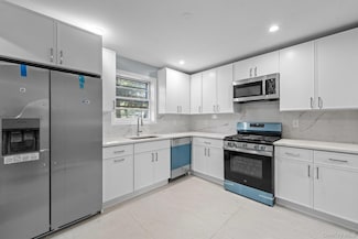 17211 Horace Harding Expy, Fresh Meadows, NY 11365