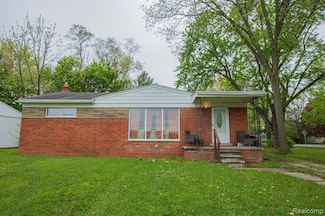 21420 Hampton St, Clinton Township, MI 48036