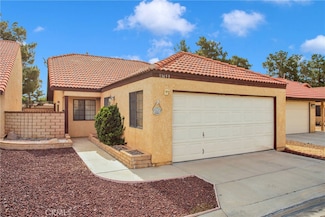 11653 Pepper Ln, Apple Valley, CA 92308