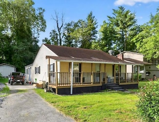 802 E 1st St, Richlands, VA 24641