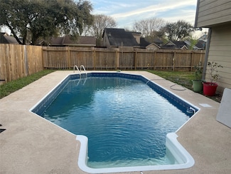 9806 Paddock Park Dr, Houston, TX 77065