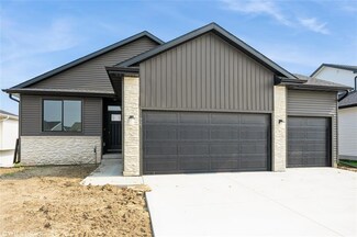 927 Spruce St, Norwalk, IA 50211