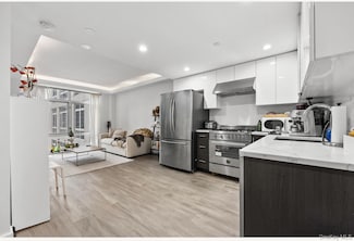 97-45 63rd Dr, Flushing, NY 11374