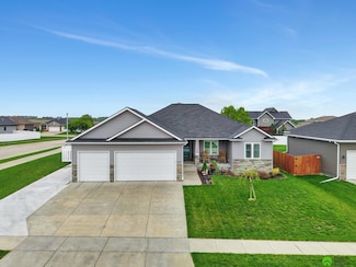 1214 Birchwood Dr, Hickman, NE 68372