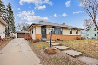 66 Kipling St, Saint Paul, MN 55119