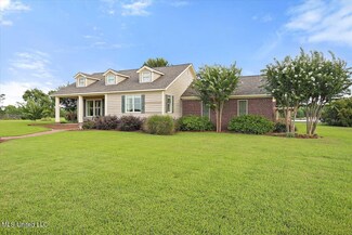 499 Breakwater Dr, Benton, MS 39039
