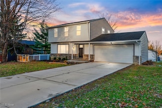 12595 Saturn Dr, North Royalton, OH 44133