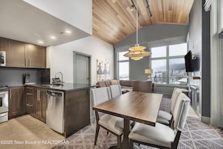 3325 W Village Dr Unit 559 / 561, Teton Village, WY 83025