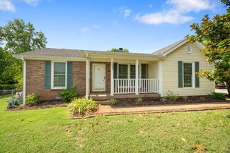 7201 Green Meadows Ln, Nashville, TN 37221