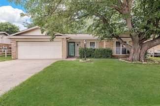 724 Sue Ann Ln, Burleson, TX 76028
