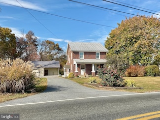 677 Wide Hollow Rd, East Earl, PA 17519