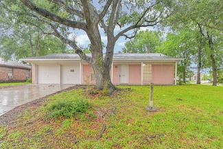100 Harold Ln, Baytown, TX 77521