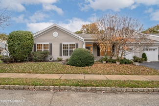 131 Greenlawns Dr, Lakewood, NJ 08701