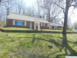 360 Maple Ln, Valatie, NY 12184