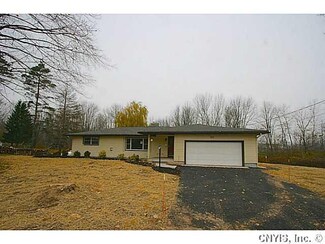 271 County Route 12, Phoenix, NY 13135
