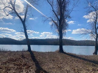 000 Hardin Bottom River Rd, Clifton, TN 38425