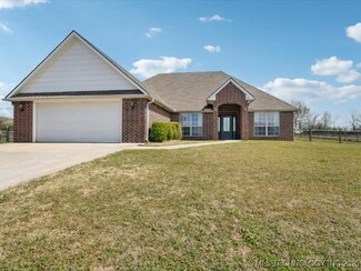 17039 Eagle Dr, Claremore, OK 74017