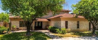 2227 Acapulco Dr, Eagle Pass, TX 78852